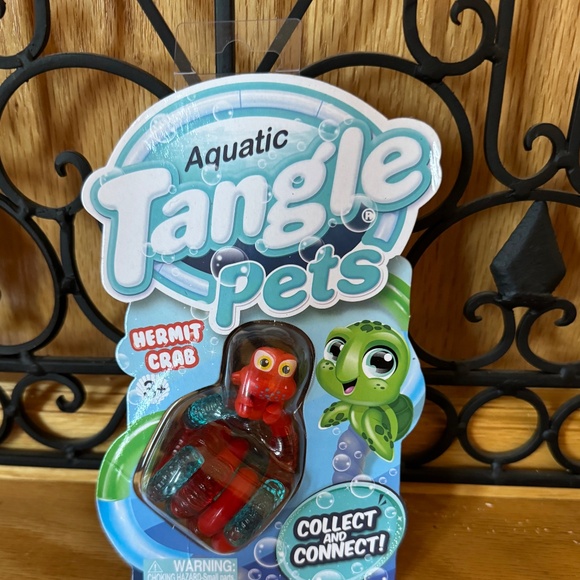 Aquatic Tangle Pets ~Hermit Crab ~Great Fidget 3+ Toy - Picture 3 of 5